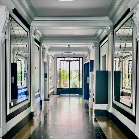 Luxury And Exclusive 130sqm Estate 4m Ceilings With Garden View Near Arc De Triomphe And Palais Des Congres Lägenhet