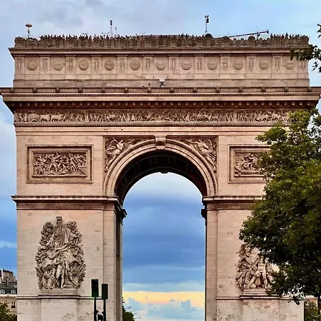 Luxury And Exclusive 130sqm Estate 4m Ceilings With Garden View Near Arc De Triomphe And Palais Des Congres *