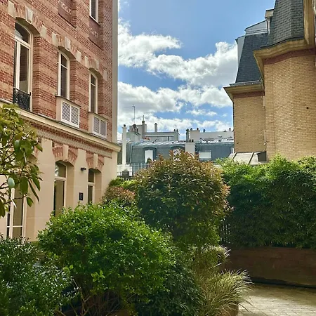 Luxury And Exclusive 130sqm Estate 4m Ceilings With Garden View Near Arc De Triomphe And Palais Des Congres Lägenhet *