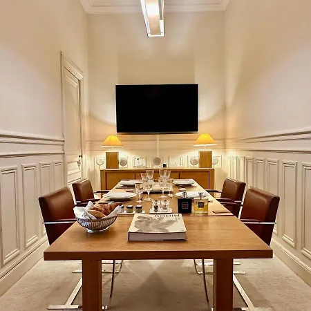 Apartmán Luxury Arc De Triomphe 130sqm *