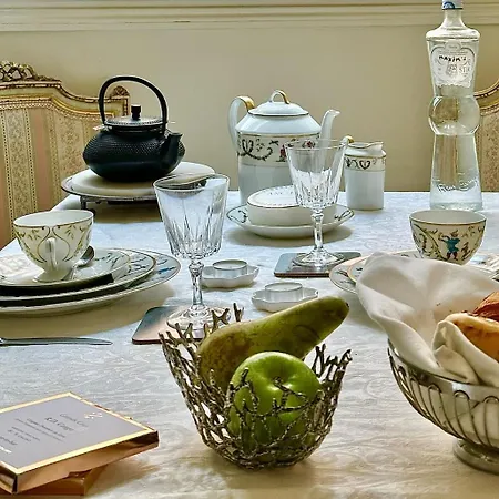 Luxury And Exclusive 130sqm Estate 4m Ceilings With Garden View Near Arc De Triomphe And Palais Des Congres Lägenhet *