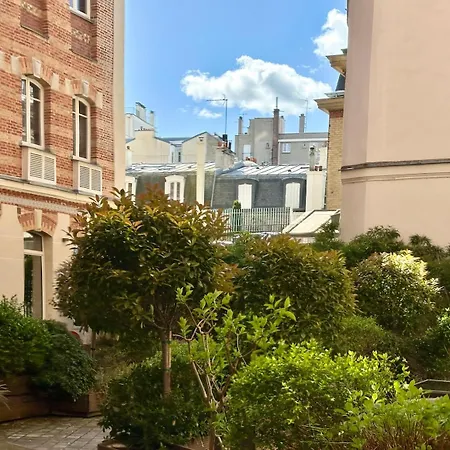 Luxury And Exclusive 130sqm Estate 4m Ceilings With Garden View Near Arc De Triomphe And Palais Des Congres Paris