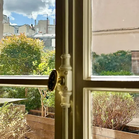 Luxury And Exclusive 130sqm Estate 4m Ceilings With Garden View Near Arc De Triomphe And Palais Des Congres *