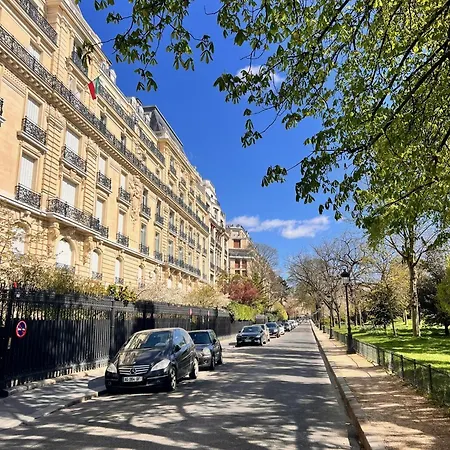 Luxury And Exclusive 130sqm Estate 4m Ceilings With Garden View Near Arc De Triomphe And Palais Des Congres *