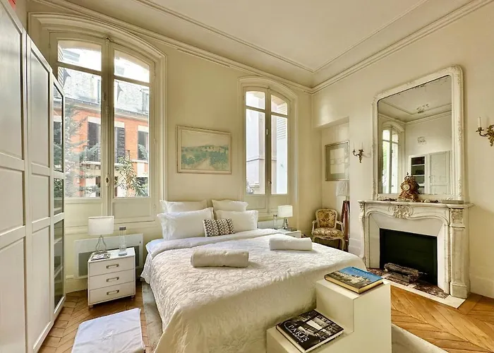 Luxury Arc De Triomphe 130sqm
